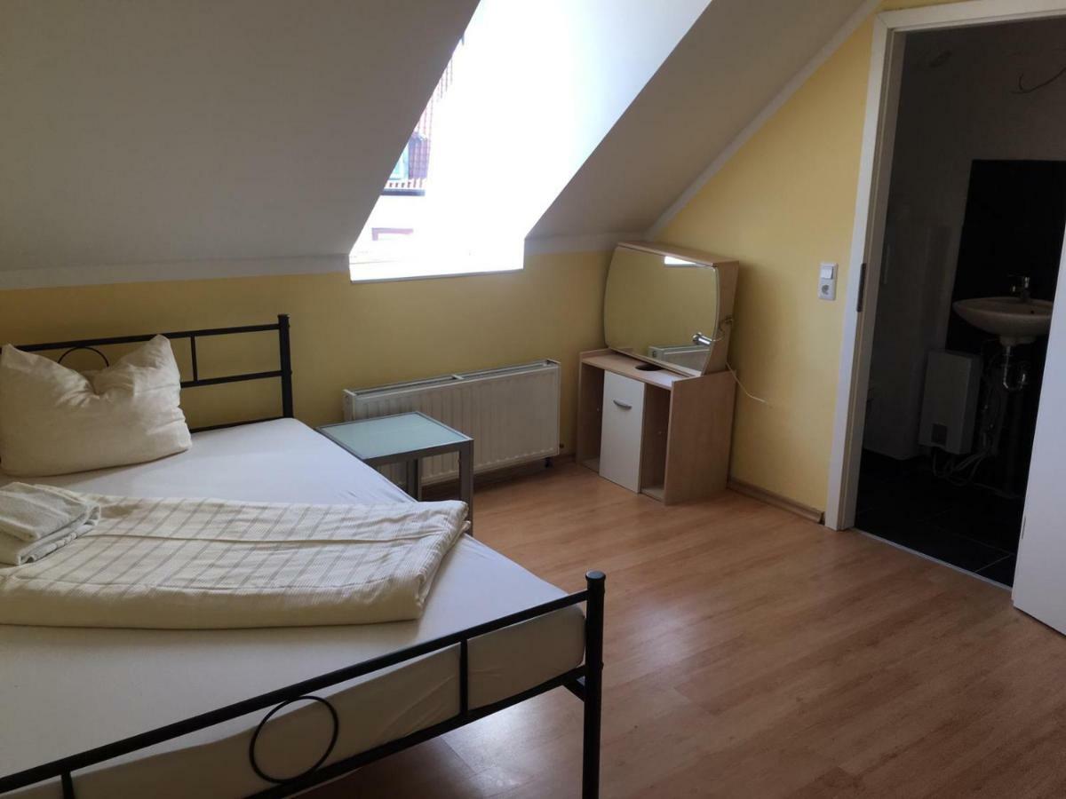 Doppelbettzimmer Mit Bad Kaiserslautern Bagian luar foto